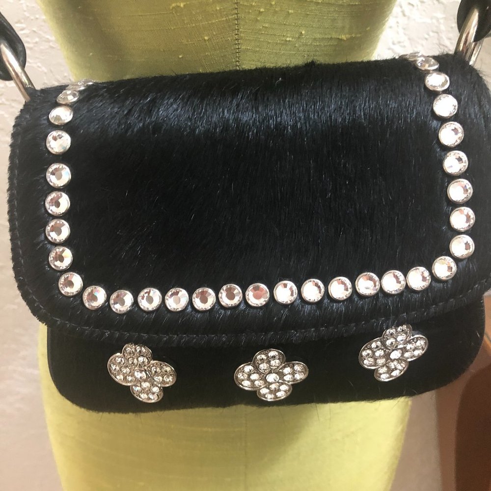 B.B SIMON RETIRED STYLE CROSSBODY BLACK PURSE